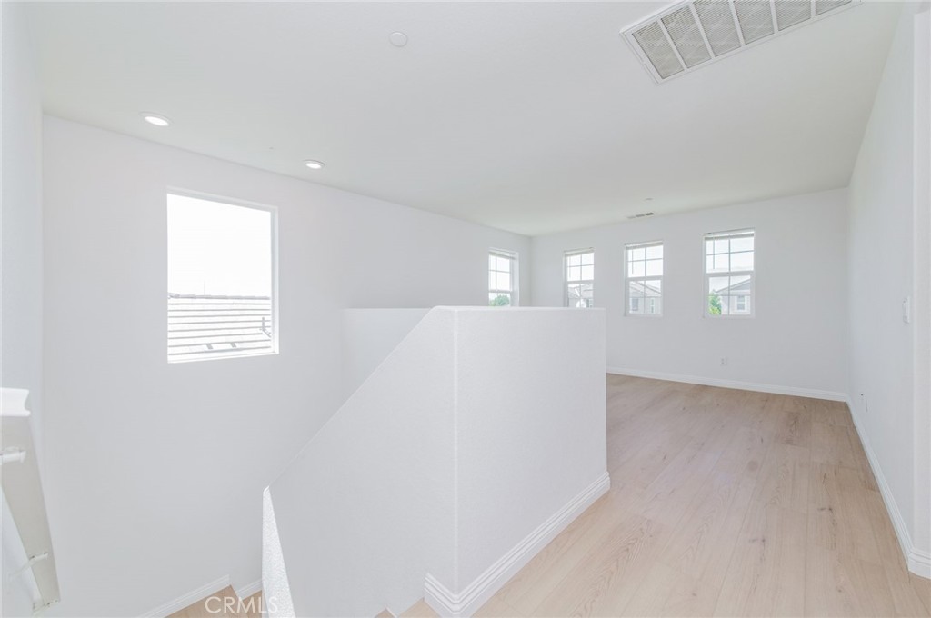 2834 E Murdock Property Photo 20