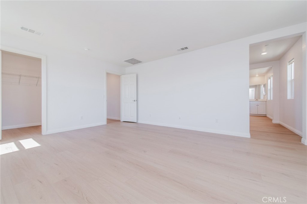 2834 E Murdock Property Photo 23