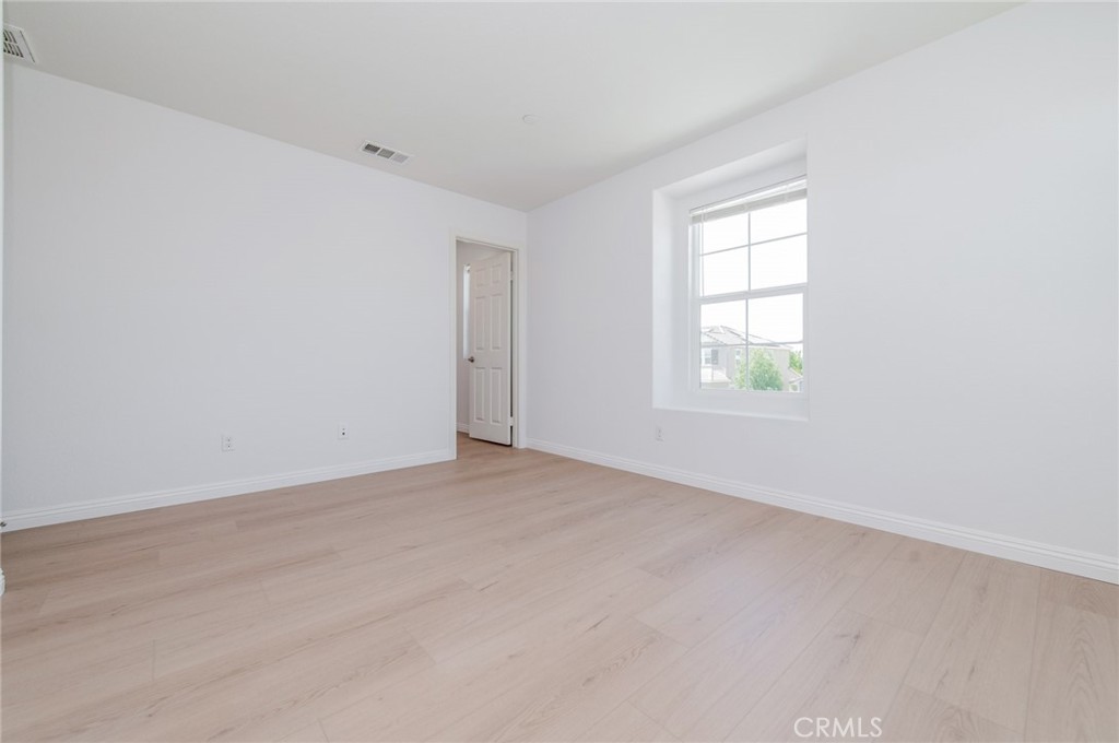 2834 E Murdock Property Photo 25