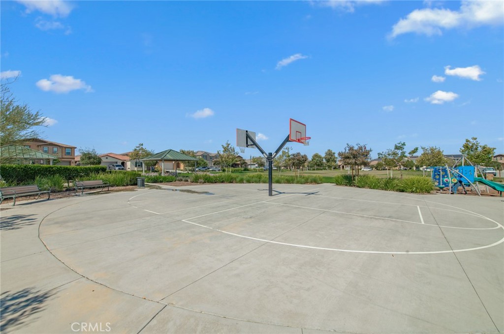 2834 E Murdock Property Photo 40