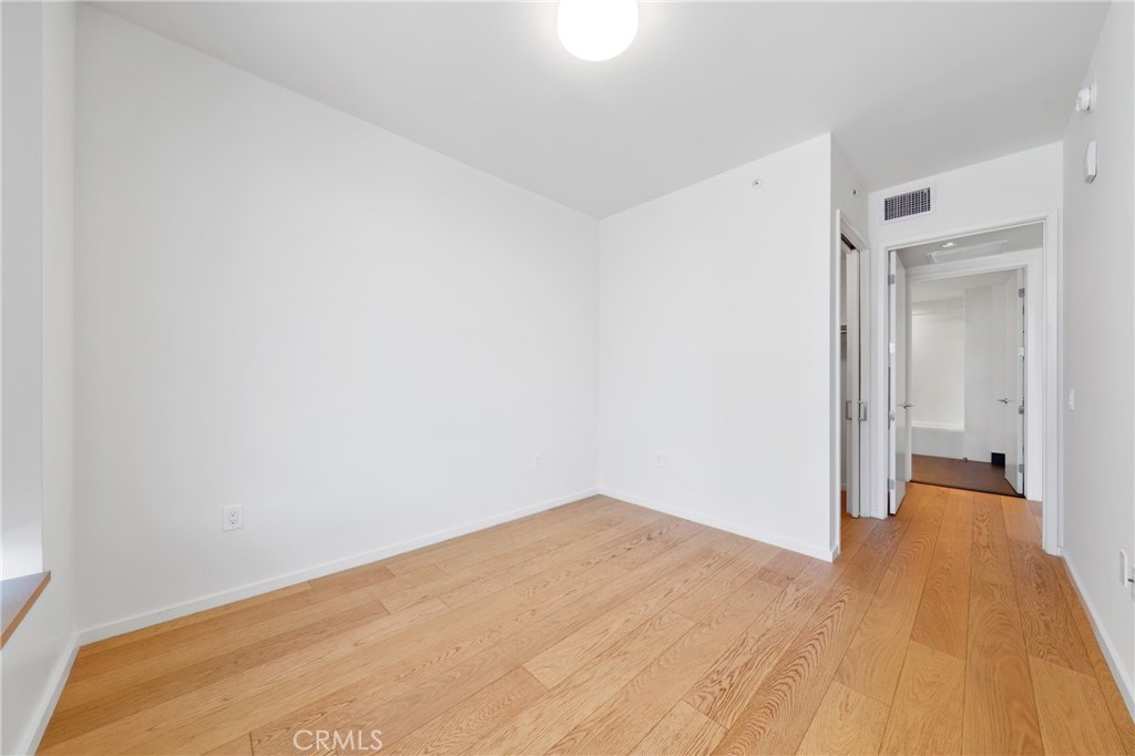 889 Francisco St 1210 Property Photo 7