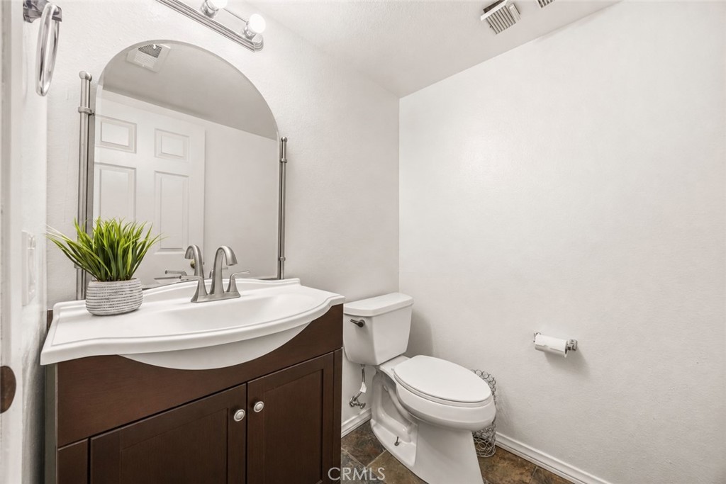 1931 E Huntington Dr F Property Photo 12