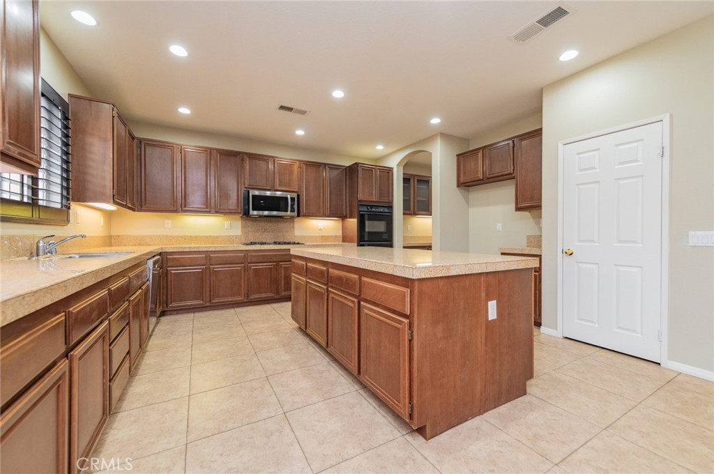 6221 Ruby Crest Way Property Photo 10