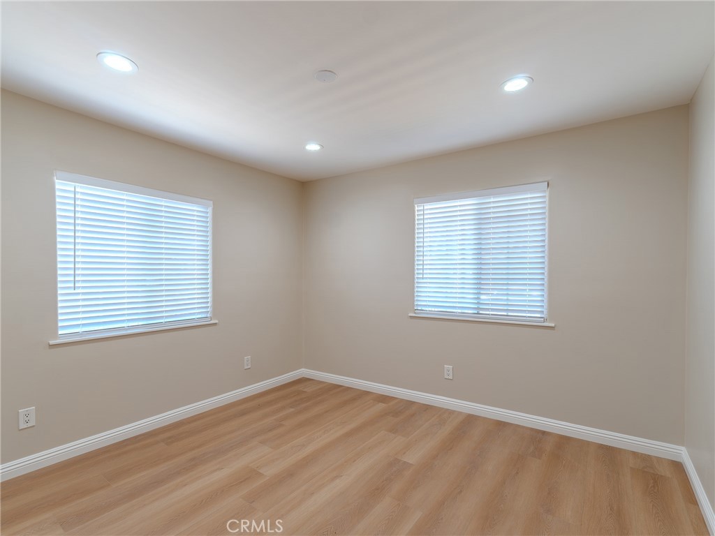 470 S Ferris Property Photo 5