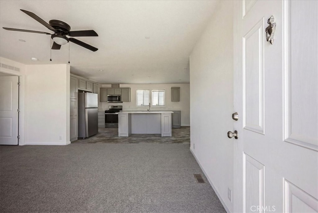 7625 Luna Road Property Photo 6