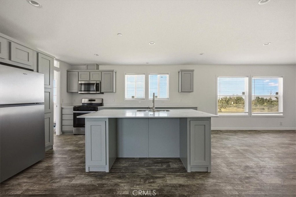 7625 Luna Road Property Photo 10