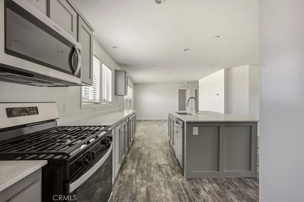 7625 Luna Road Property Photo 13