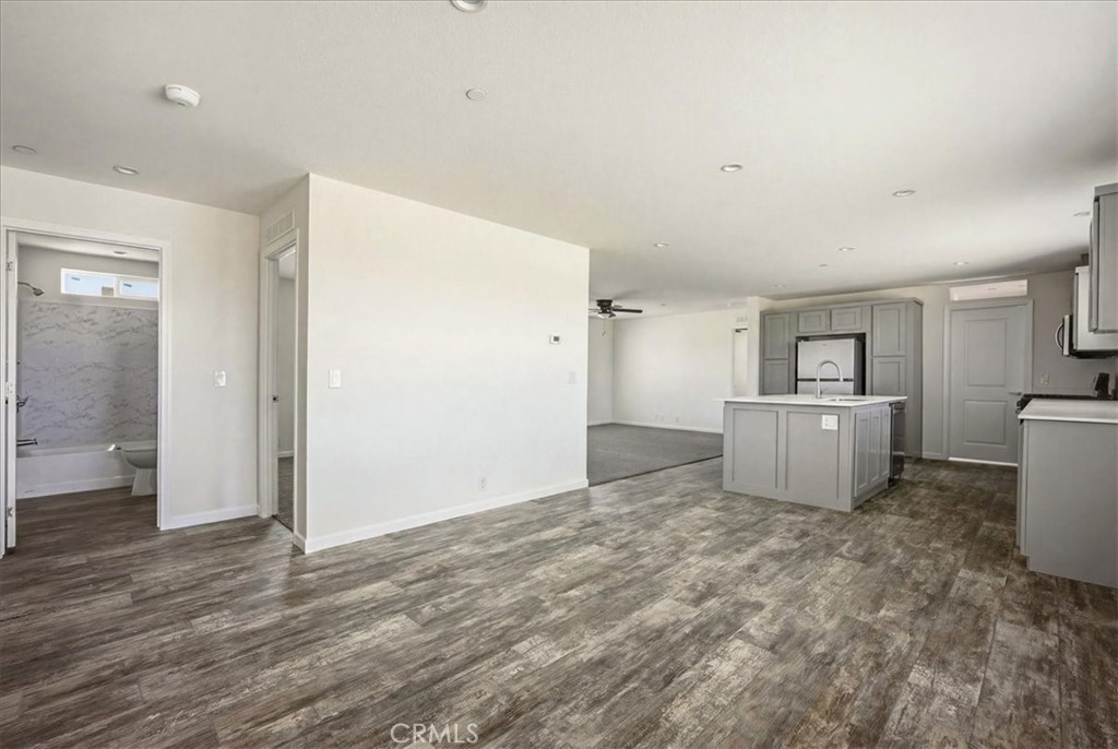 7625 Luna Road Property Photo 15