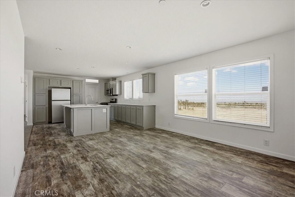 7625 Luna Road Property Photo 17