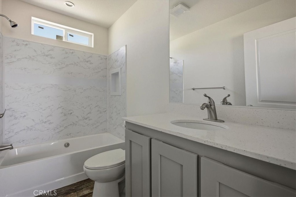 7625 Luna Road Property Photo 28