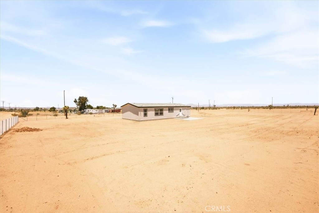 7625 Luna Road Property Photo 31