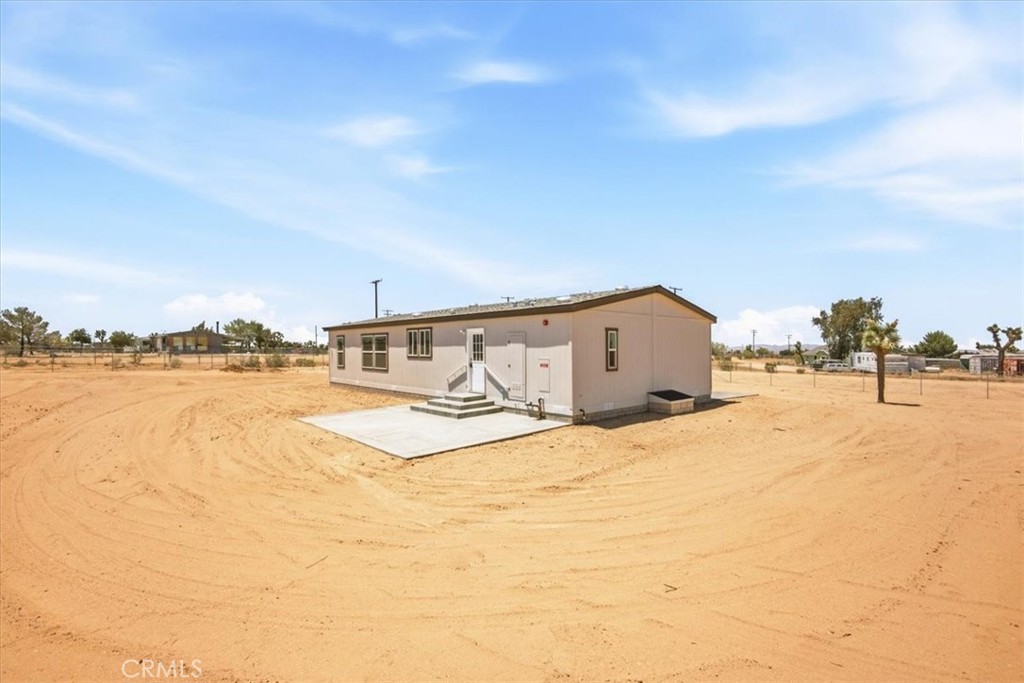 7625 Luna Road Property Photo 34