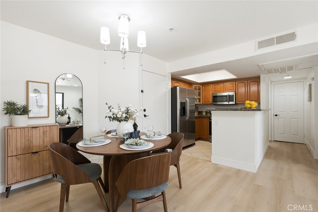 64 N Mar Vista Avenue 127 Property Photo 5
