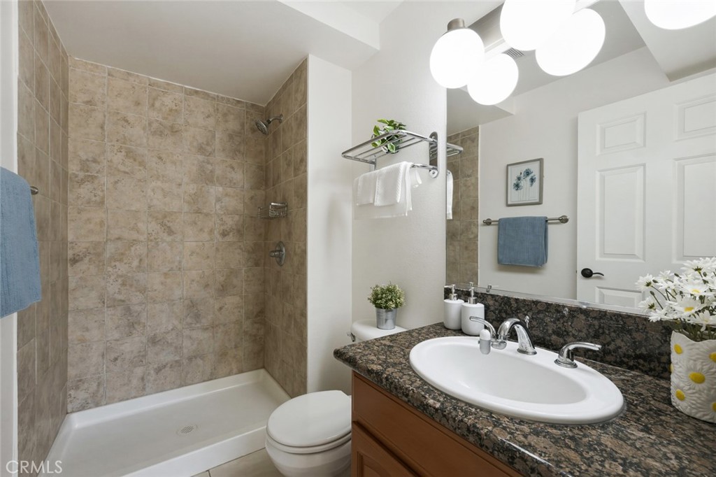 64 N Mar Vista Avenue 127 Property Photo 12