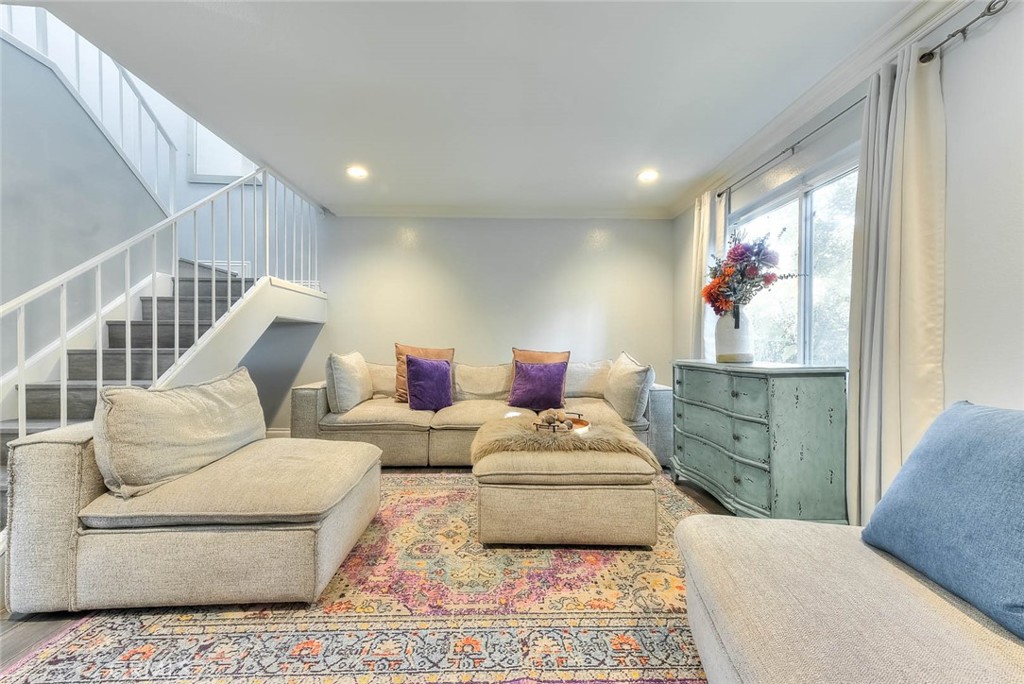 11209 Lambert Property Photo 8