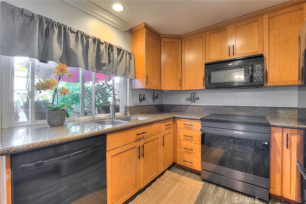 11209 Lambert Property Photo 15