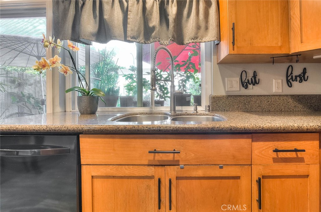 11209 Lambert Property Photo 16