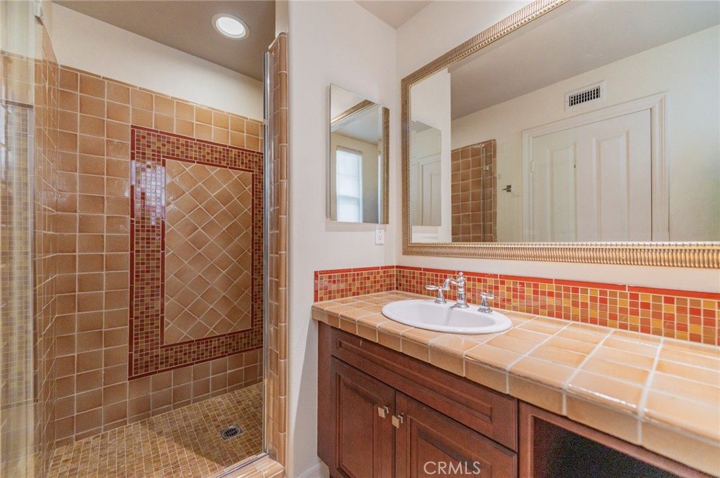 108 Ambiance Property Photo 35