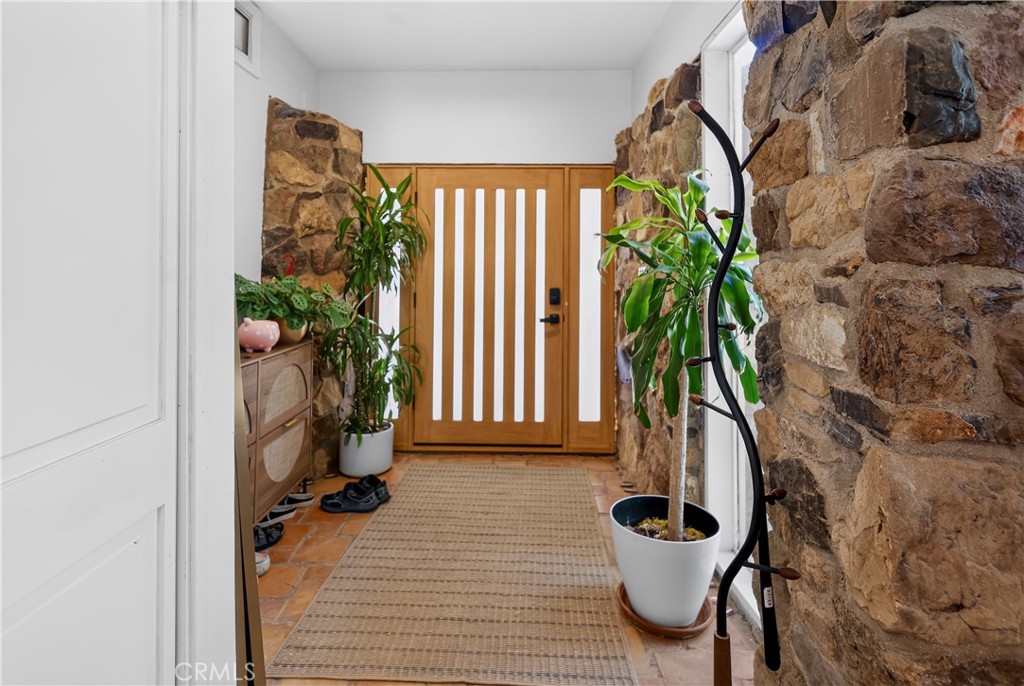 2914 S Foose Road Property Photo 5