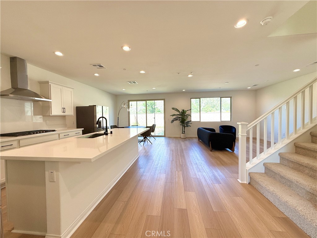 21696 Thomas Court Property Photo 5