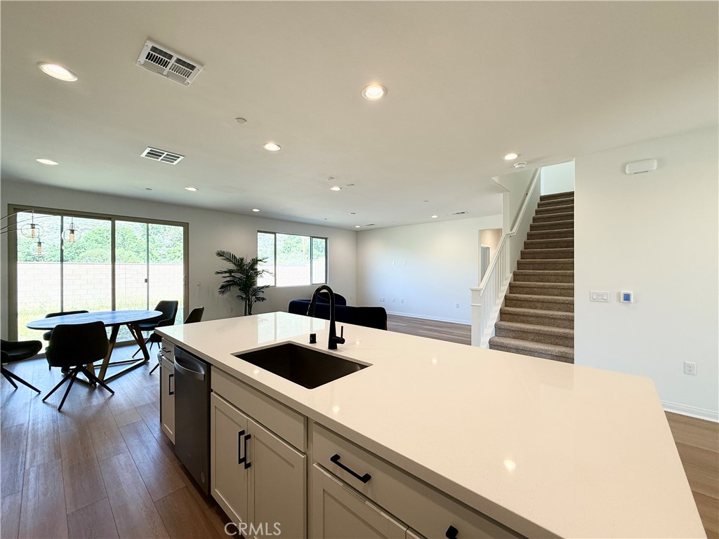 21696 Thomas Court Property Photo 6