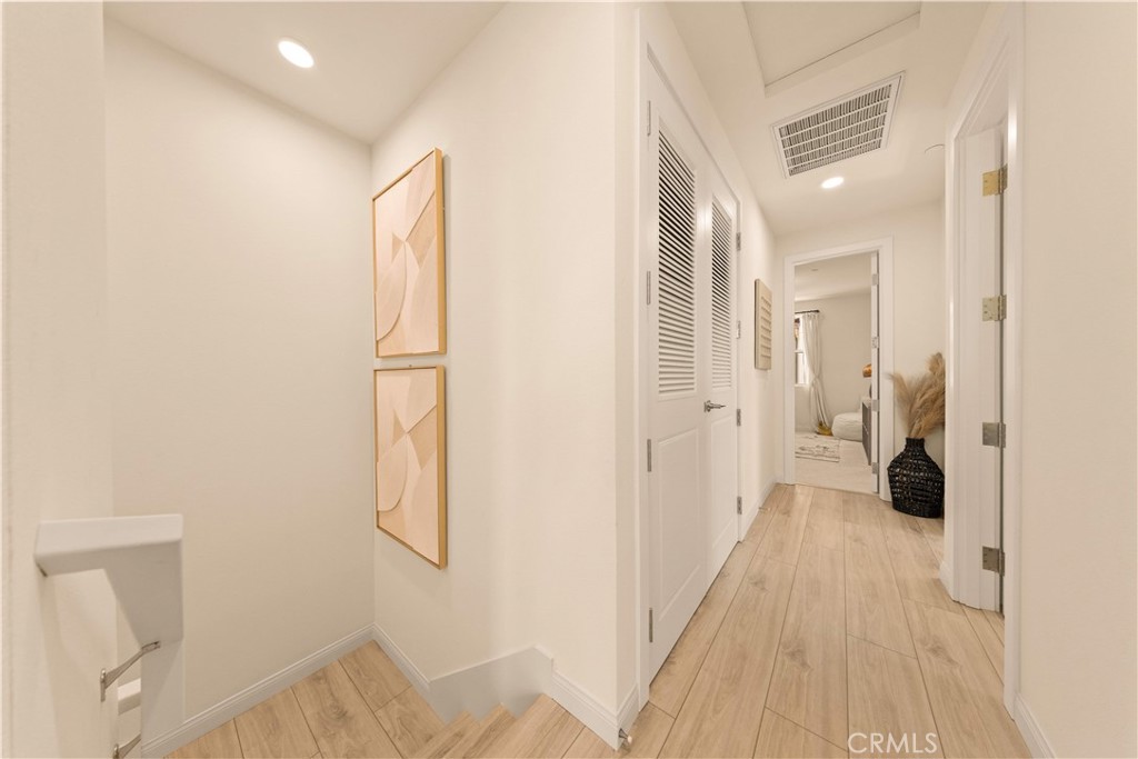 200 N New Avenue 2 Property Photo 14