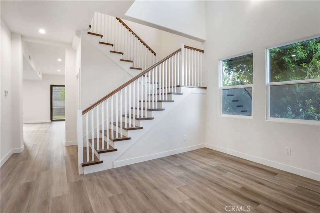 673 Castlehill Property Photo 3