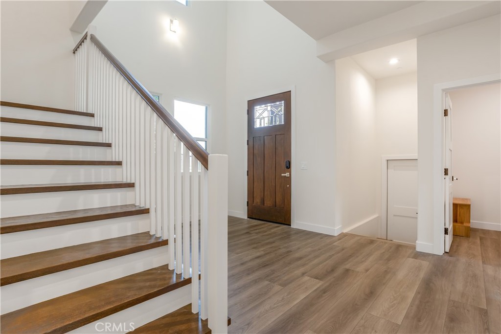 673 Castlehill Property Photo 4