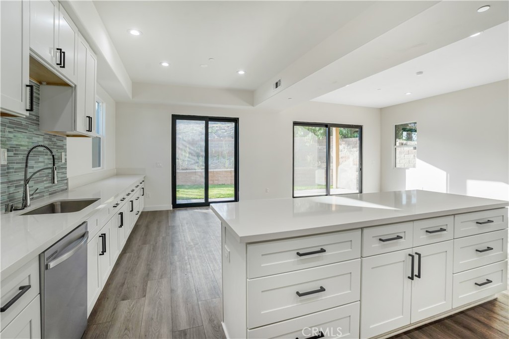 673 Castlehill Property Photo 7