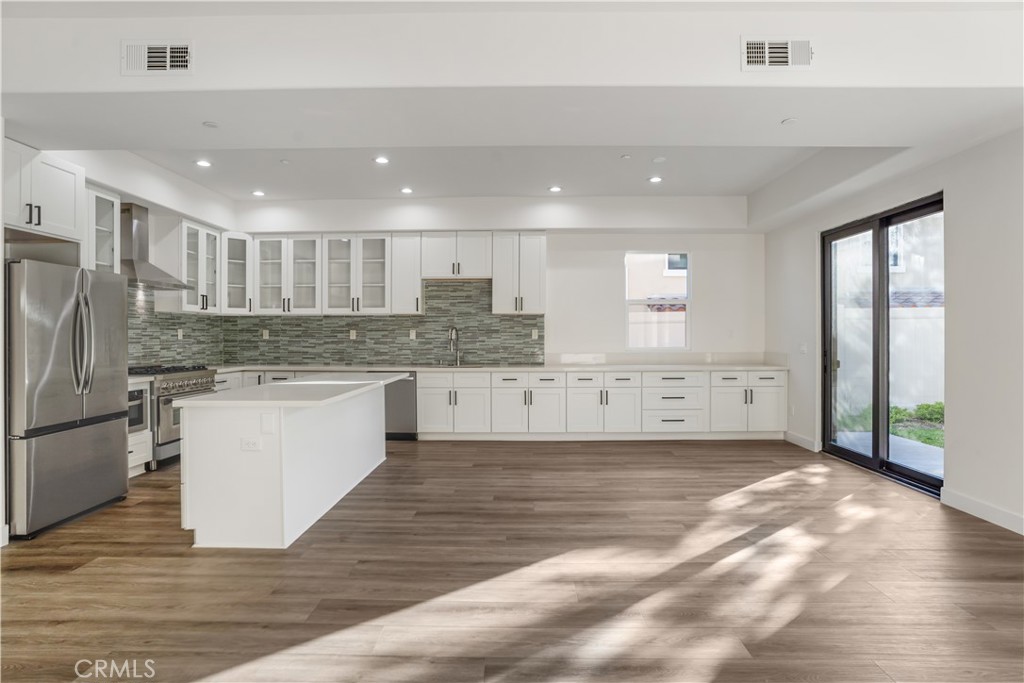 673 Castlehill Property Photo 8