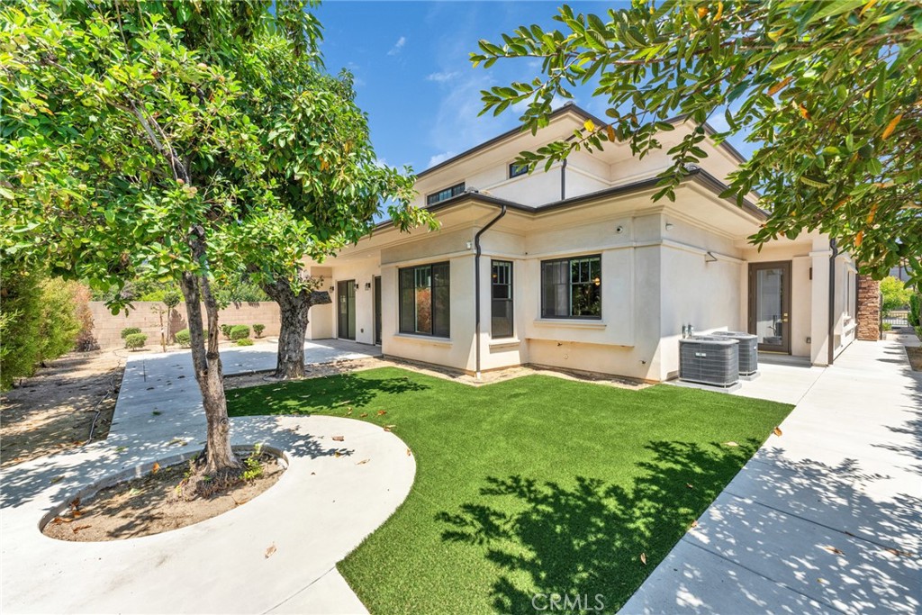636 W Lemon Property Photo 42