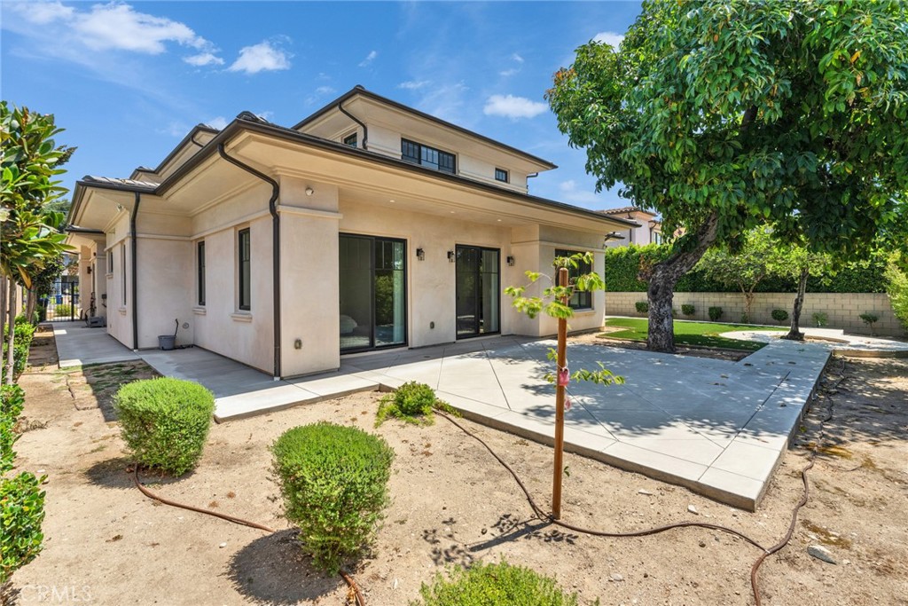 636 W Lemon Property Photo 44