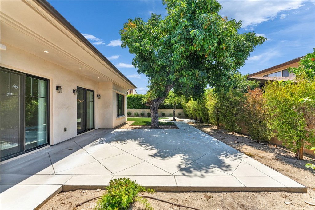 636 W Lemon Property Photo 46