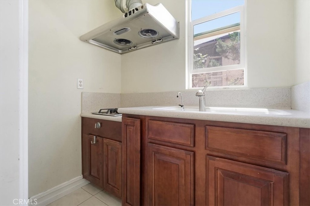2448 Desire Property Photo 37