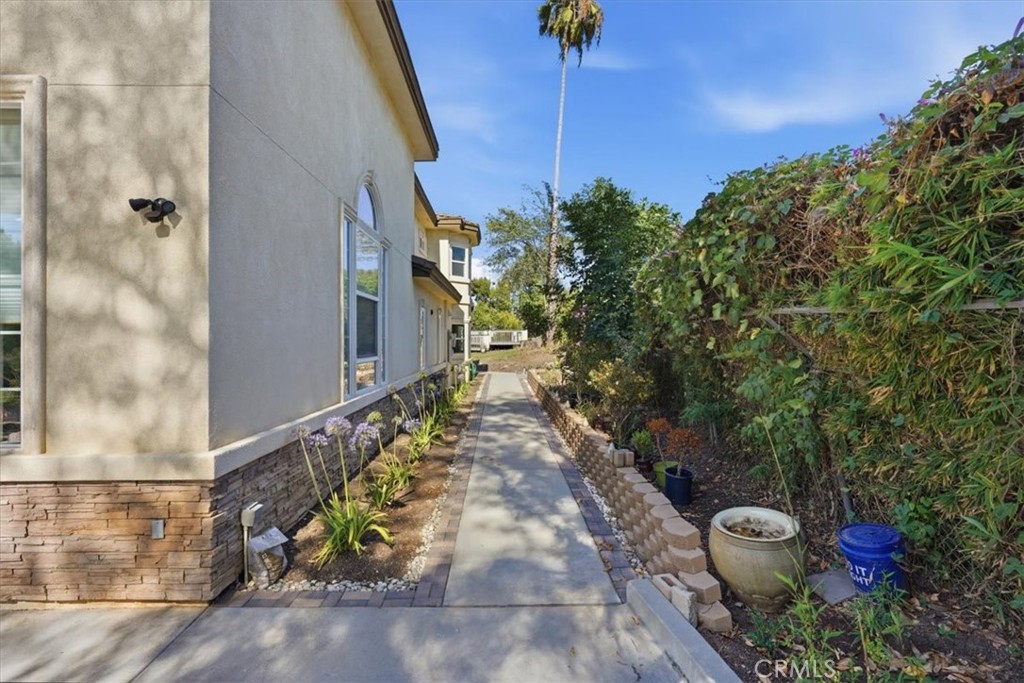 2448 Desire Property Photo 68