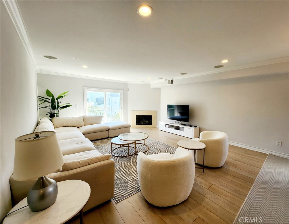 1920 Malcolm Avenue 401 Property Photo 3