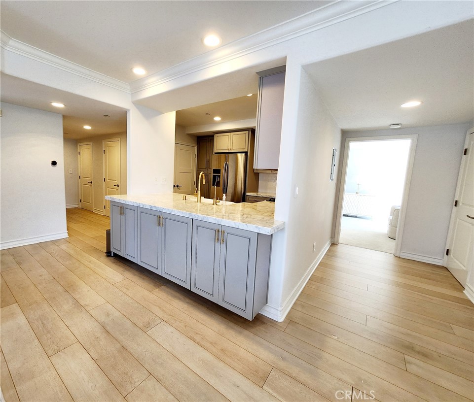 1920 Malcolm Avenue 401 Property Photo 14