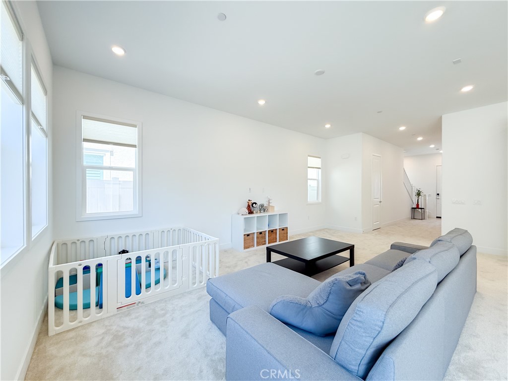 1233 Jurupa Dr Property Photo 18