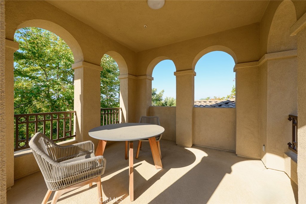 3035 Venezia Property Photo 7