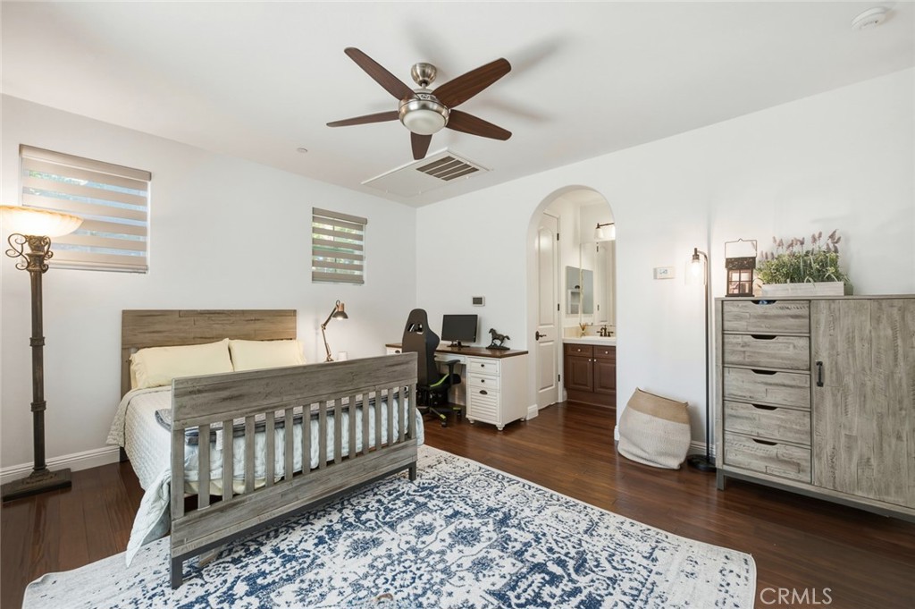3035 Venezia Property Photo 31