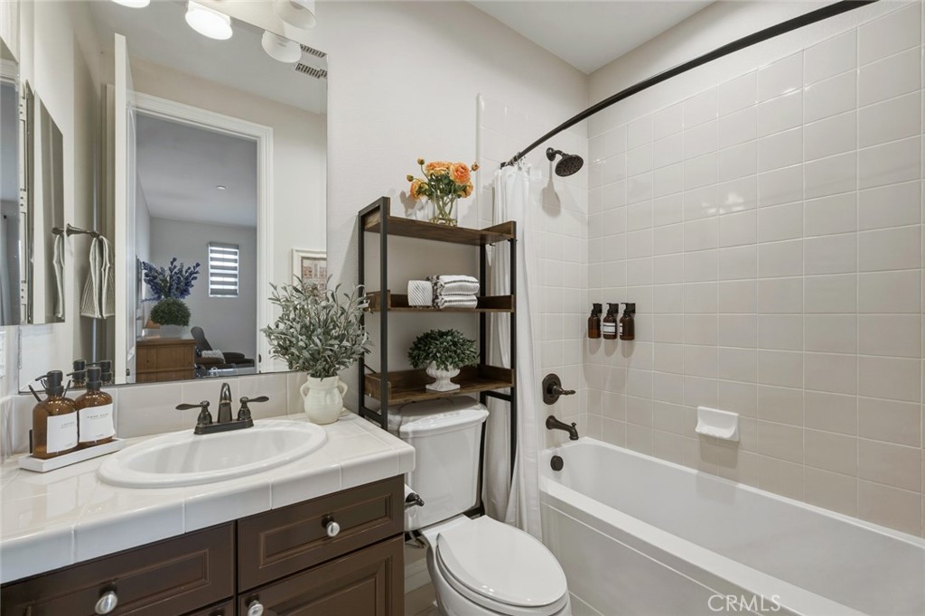 3035 Venezia Property Photo 52