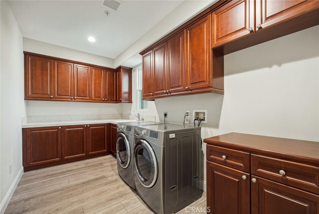3035 Venezia Property Photo 56