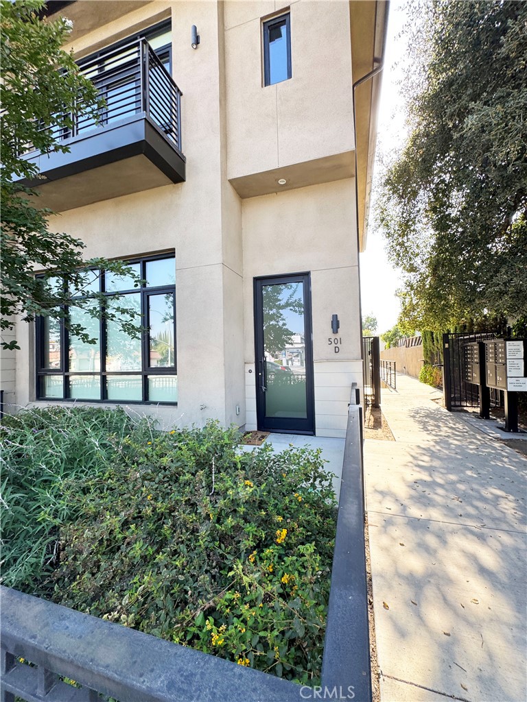 501 N Santa Anita D Property Photo 3