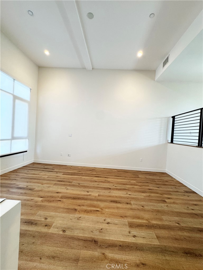 501 N Santa Anita D Property Photo 8