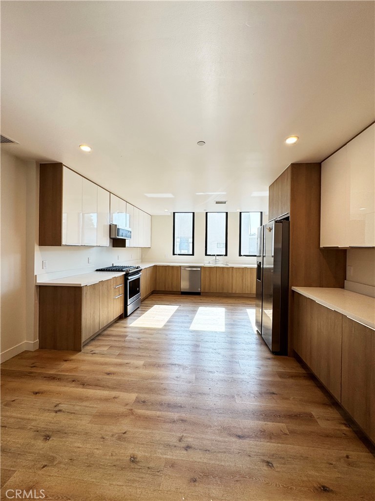 501 N Santa Anita D Property Photo 10