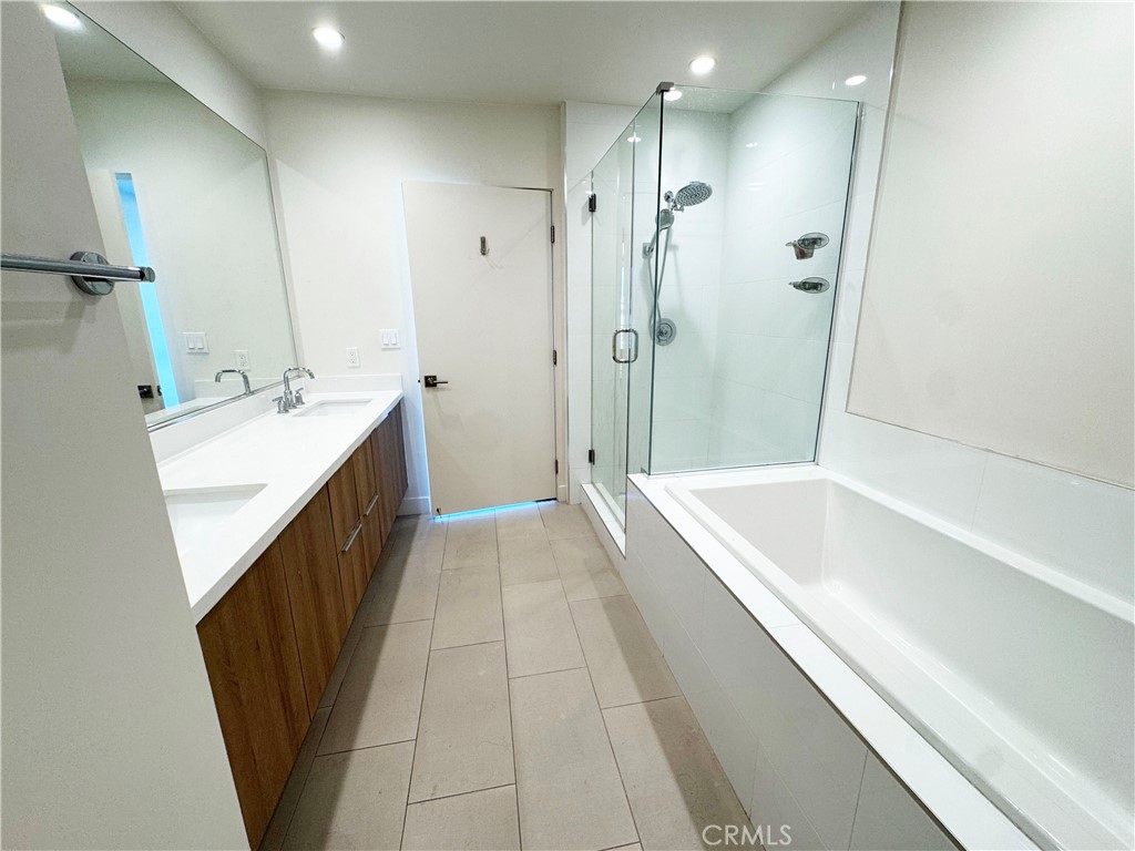 501 N Santa Anita D Property Photo 26