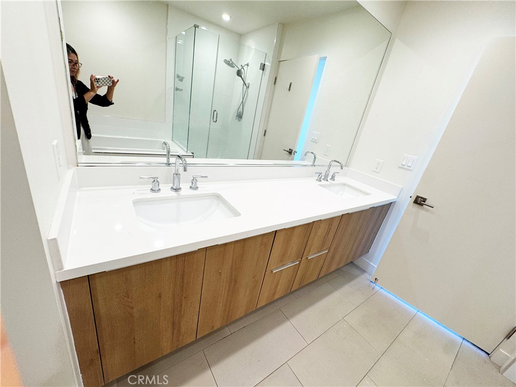 501 N Santa Anita D Property Photo 27