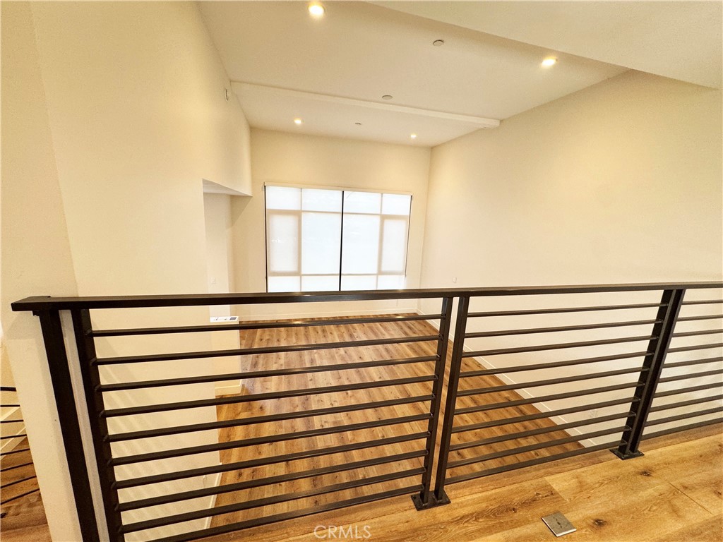 501 N Santa Anita D Property Photo 33