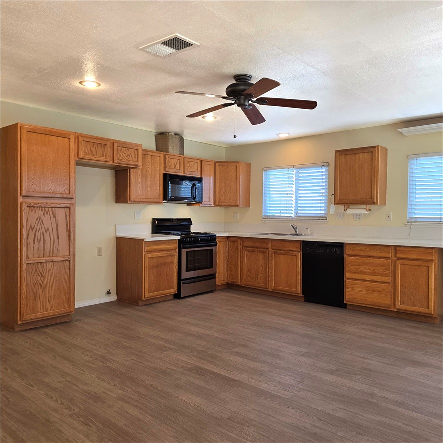 1908 E Highland Court Property Photo 21