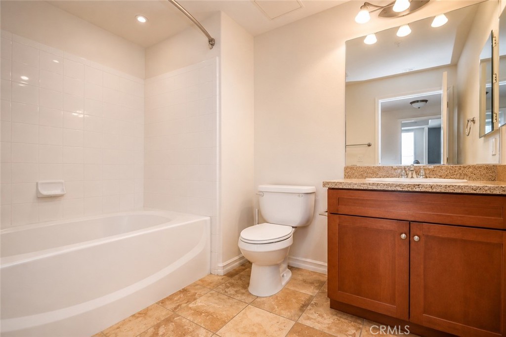 629 Traction 403 Property Photo 12